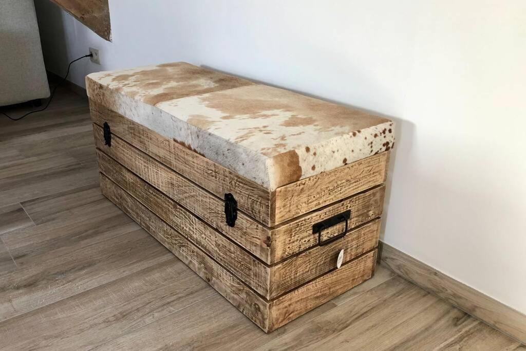 Le Grenier De Charlotte Apartment Libin Екстериор снимка
